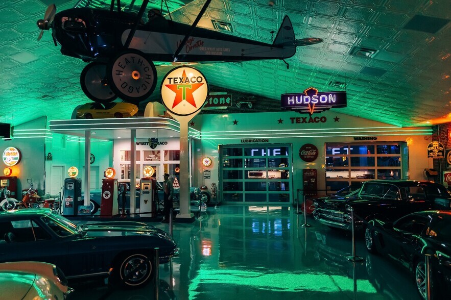 More Photos Of 10601 Commerce St, Summerville Auto Dealership For Sale