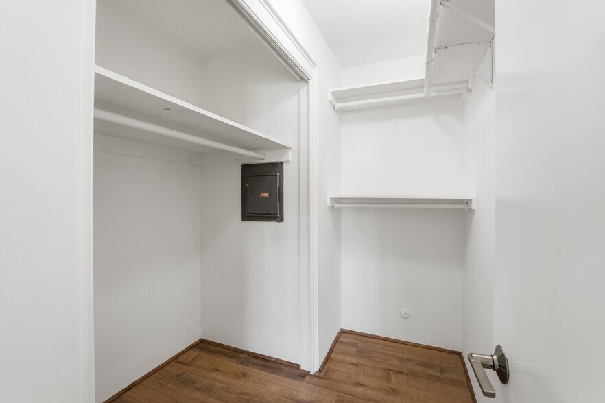 More Photos Of 2652 Jefferson St, Carlsbad Apartments For Sale