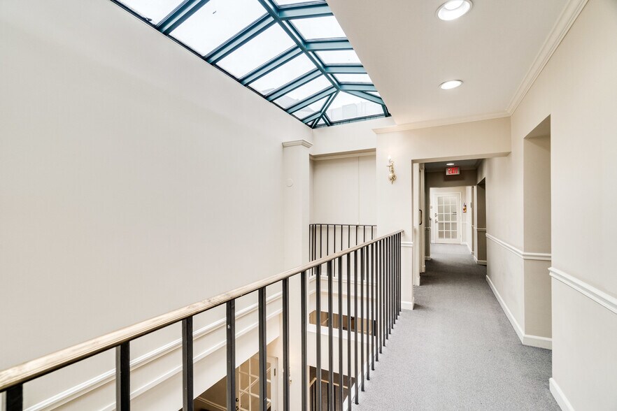 More Photos Of 228 S Washington St, Alexandria Loft Creative Space For Sale