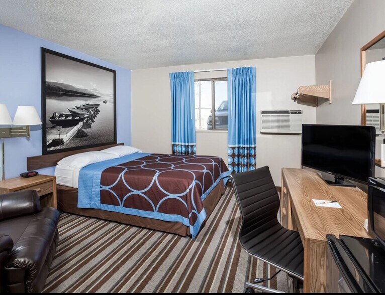 More Photos Of 1214 13th St S, Great Falls Hotel For Sale