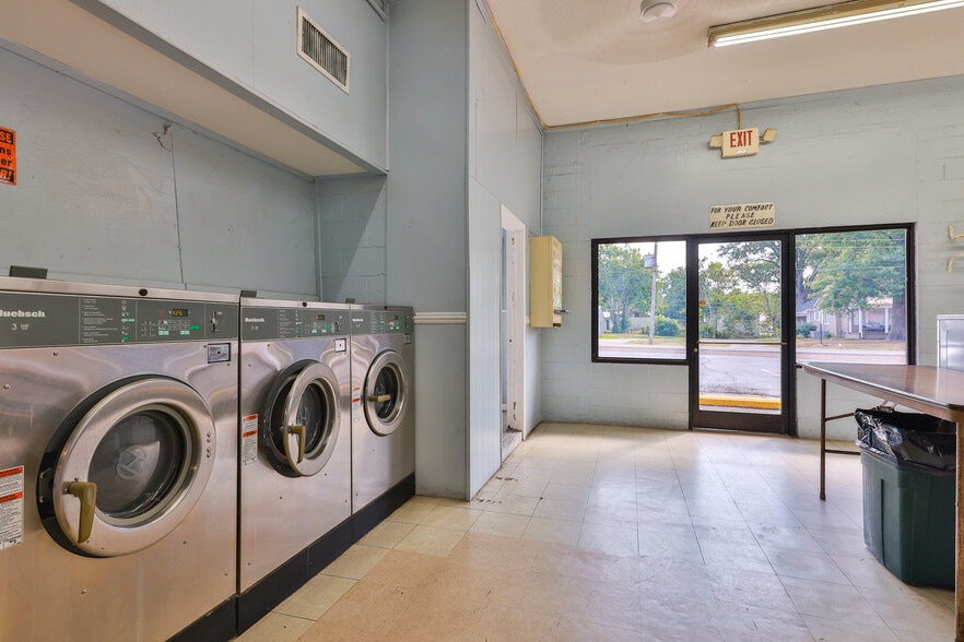 More Photos Of 551 Elm St, Martin Hotel For Sale