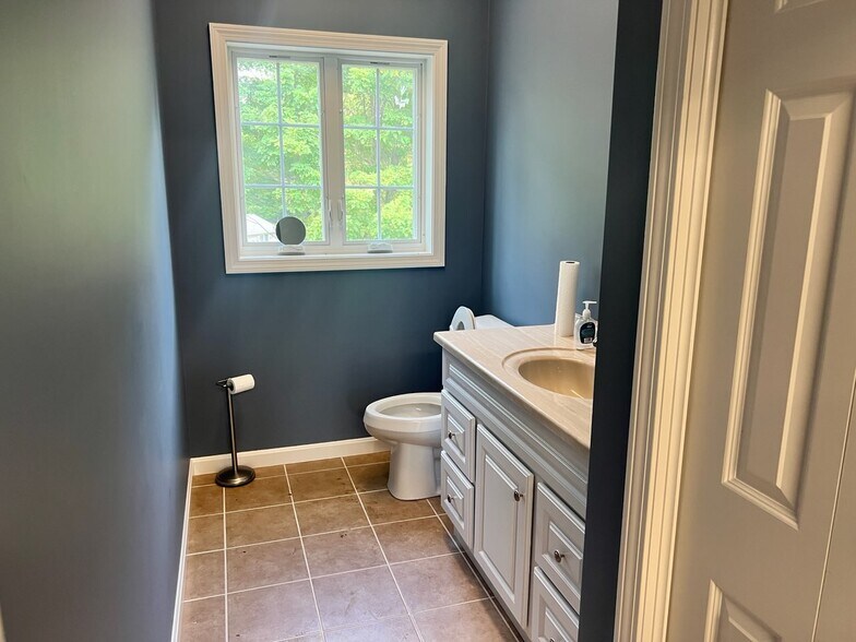 More Photos Of 55 Daniel Webster Hwy, Meredith Service For Lease