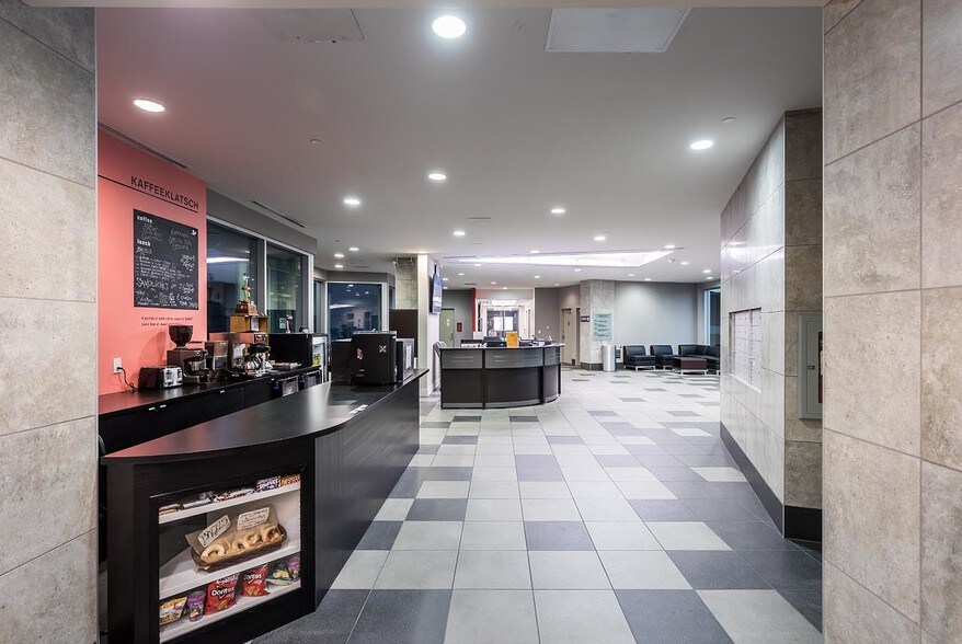 More Photos Of 1000-2000 Veteran's Pl NW, Calgary Medical For Lease