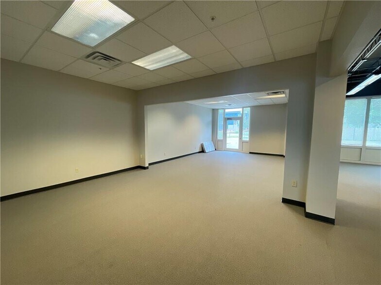 More Photos Of 206 SW 8th St, Bentonville Apartments For Lease