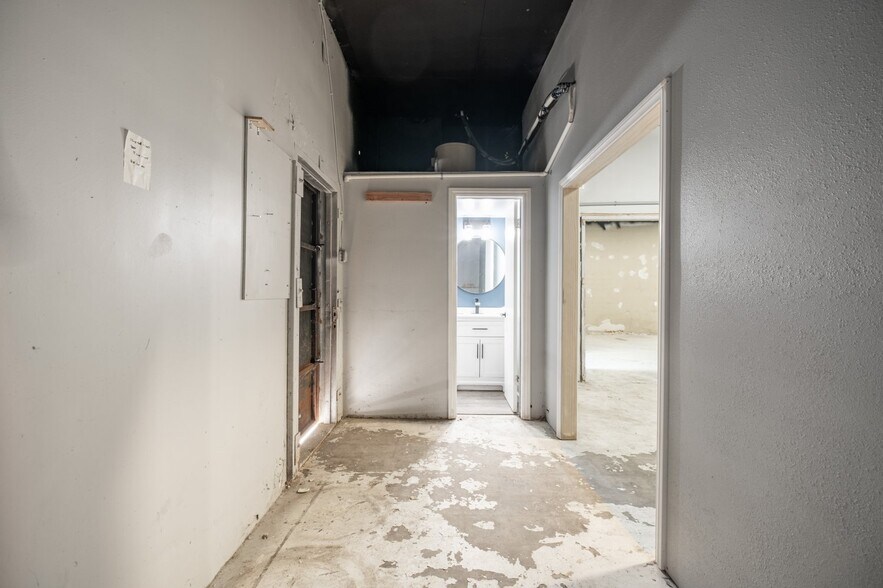 More Photos Of 12132 Front St, Norwalk Storefront Retail Office For Lease