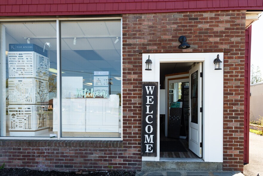 More Photos Of 635 W Main St, Branford Storefront Retail Office For Sale