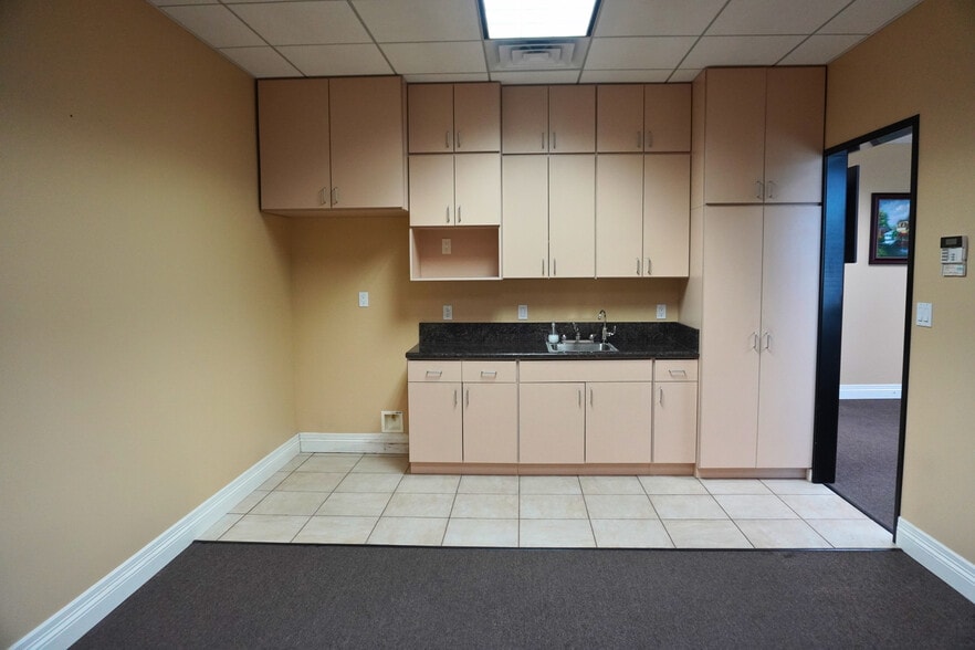 More Photos Of 650 Shoppers Ln, Covina Storefront Retail Office For Lease