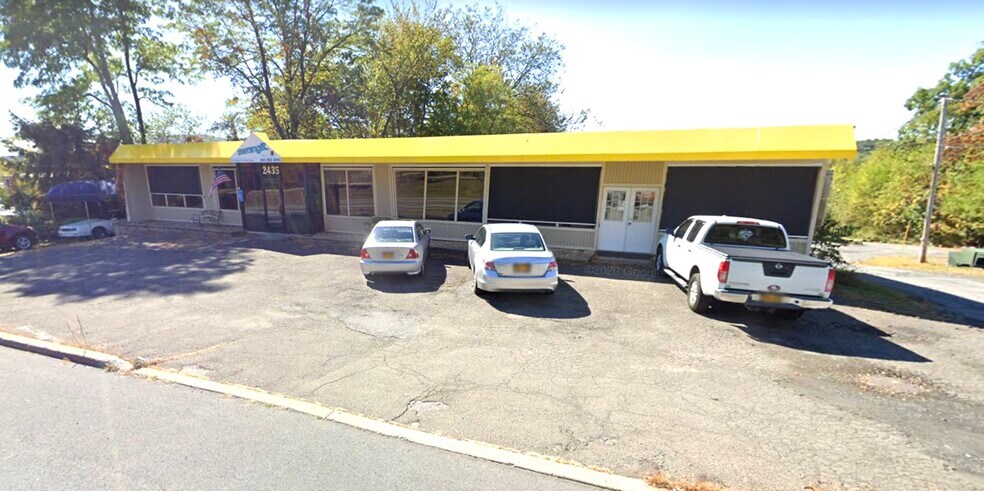 Primary Photo Of 2435 Windsor Highway, New Windsor Township Flex For Sale