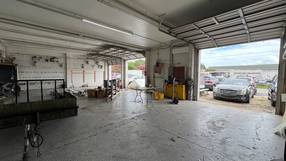 More Photos Of 894 E Little Creek Rd, Norfolk Auto Repair For Sale