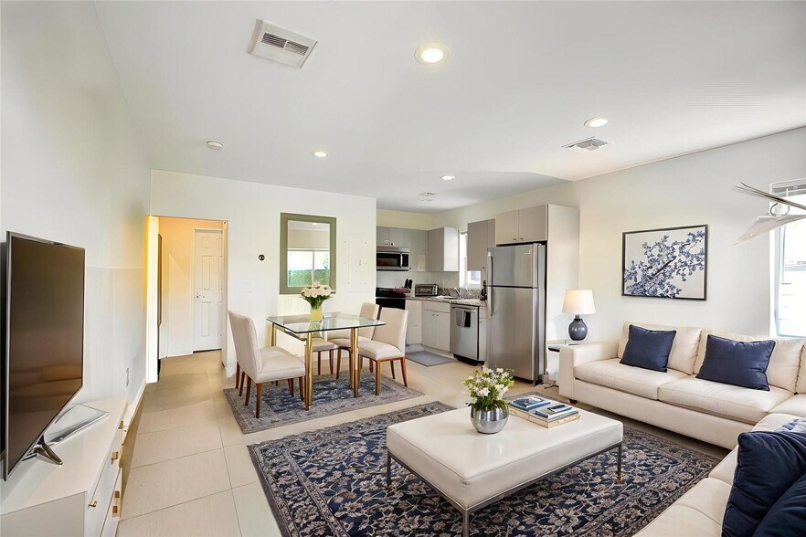 More Photos Of 322 Oklahoma St, Hollywood Multifamily For Sale