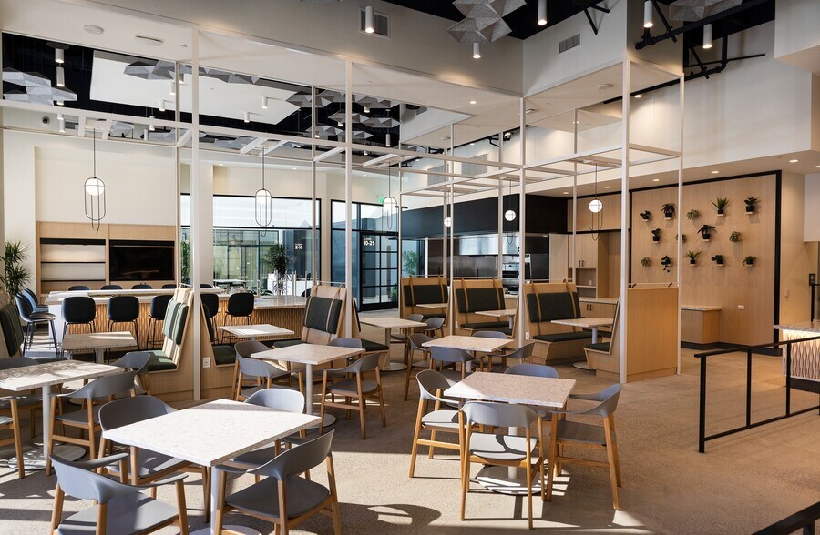 More Photos Of 800 N Brand Blvd, Glendale Office For Lease