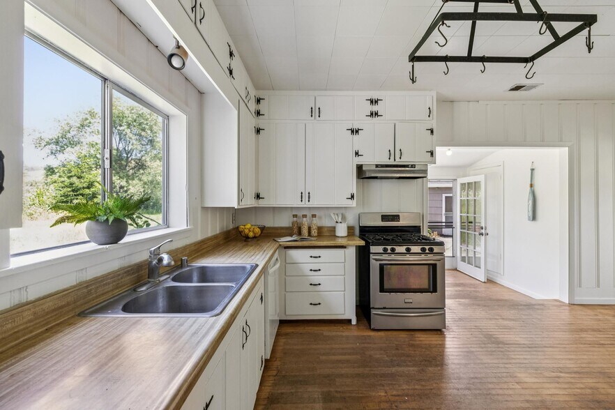 More Photos Of 1650 Stage Rd, Pescadero Specialty For Sale