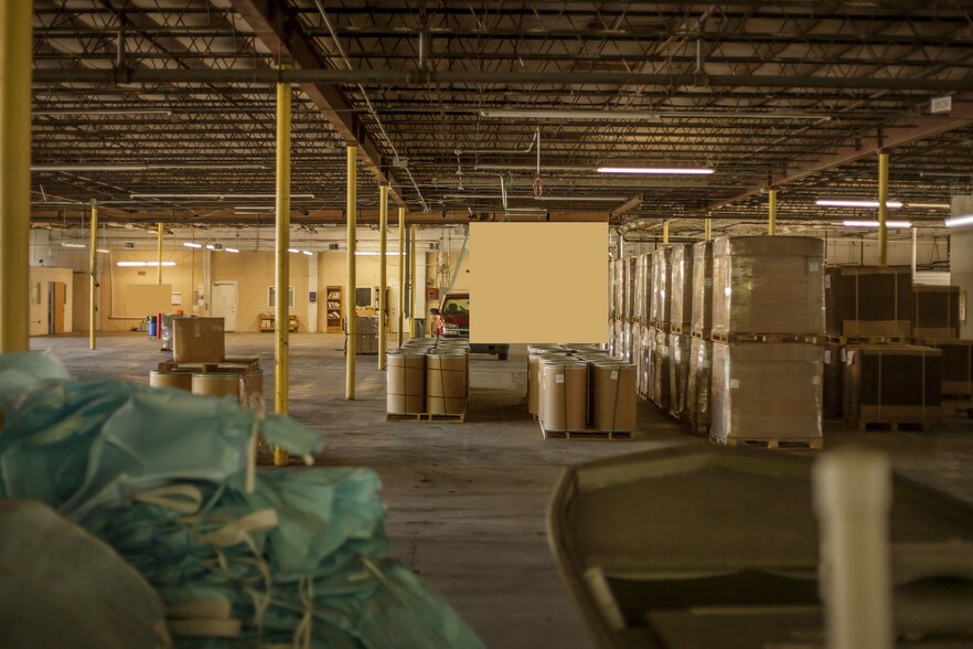 More Photos Of 315 Industrial Rd, Summerville Warehouse For Lease