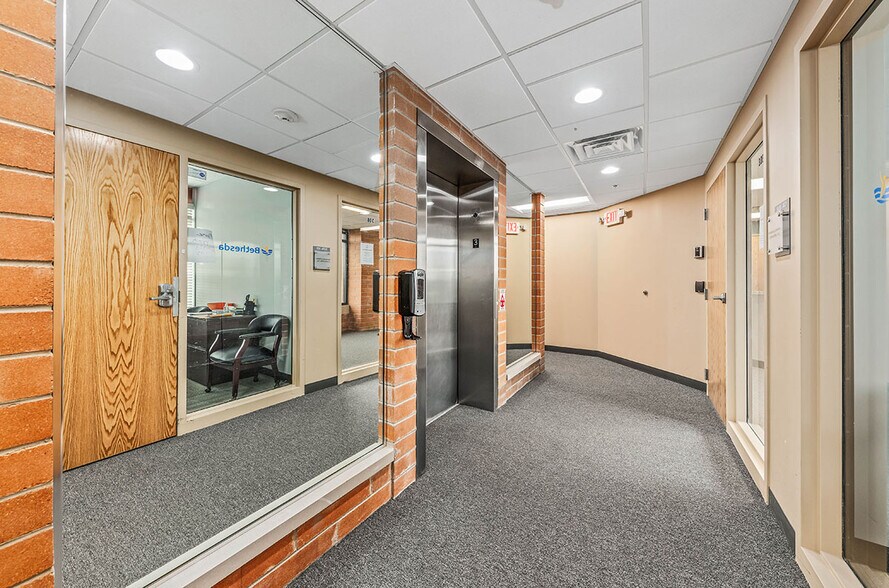 More Photos Of 13550 S Route 30, Plainfield Coworking Space