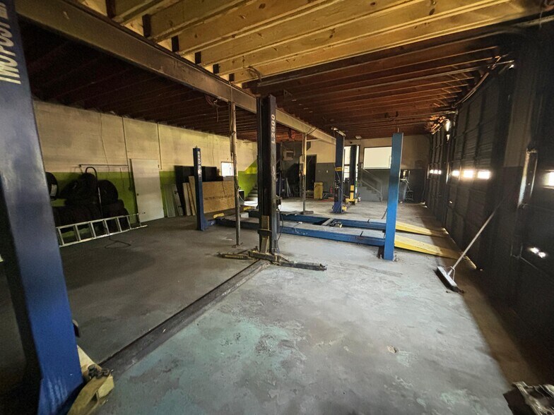 More Photos Of 11021-11025 Jefferson Ave, Newport News Auto Dealership For Sale