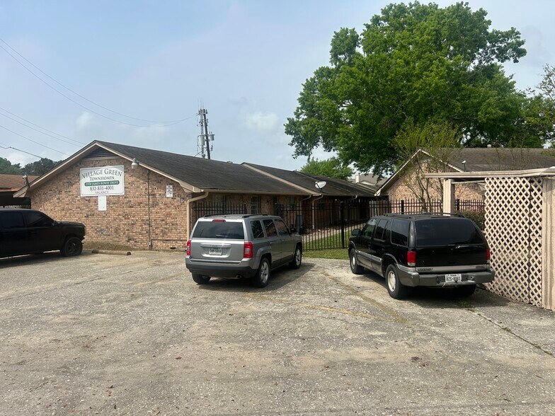 More Photos Of 2104 James Bowie, Baytown Apartments For Sale