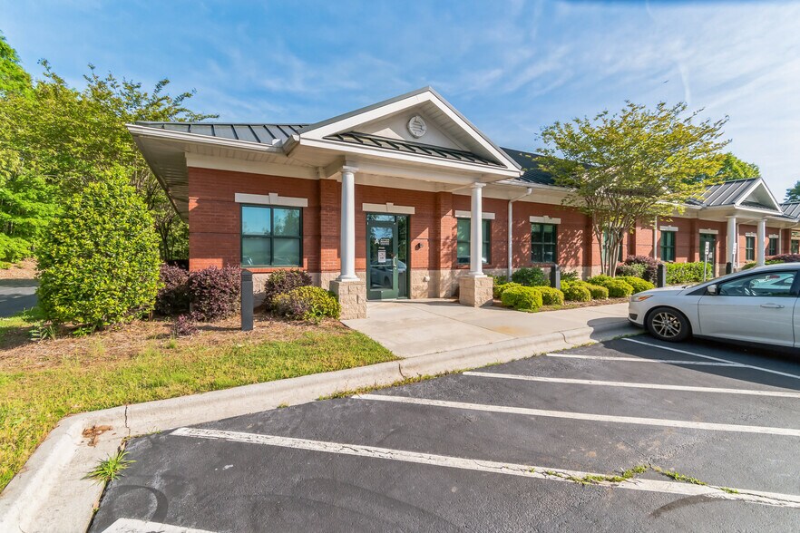 More Photos Of 13310 S Ridge Dr, Charlotte Medical For Sale