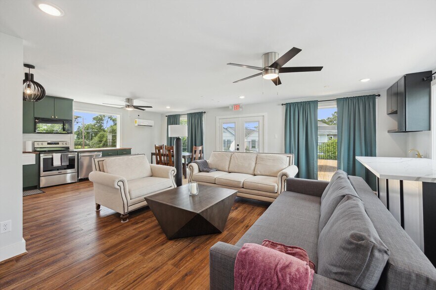 More Photos Of 963 Judiway St, Houston General Retail For Sale