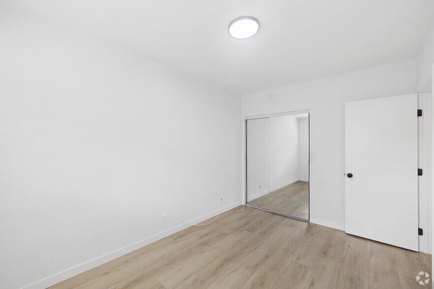 More Photos Of 7323 Valmont St, Tujunga Apartments For Sale