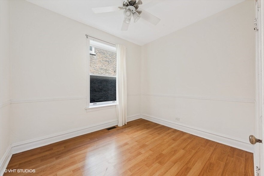 More Photos Of 1228 W Glenlake Ave, Chicago Apartments For Sale