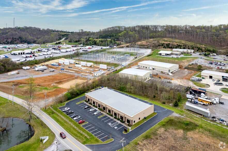 More Photos Of 14208 Hickory Creek, Lenoir City Light Distribution For Lease