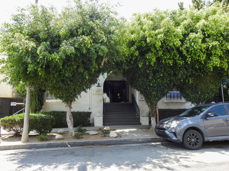 More Photos Of 1439 N Curson Ave, Los Angeles Apartments For Sale