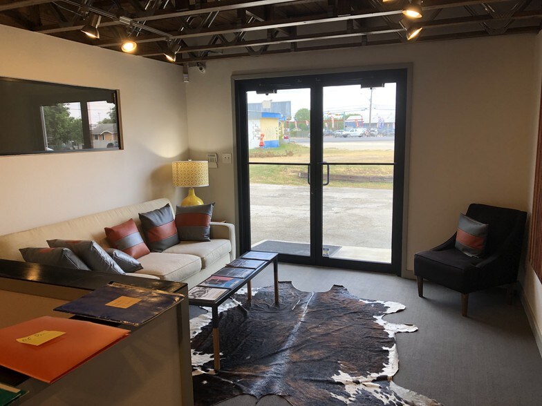 More Photos Of 3700 Thompson St, Austin Loft Creative Space For Lease
