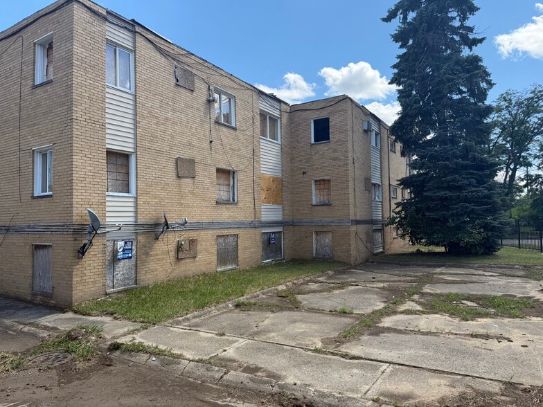 More Photos Of 820-830 Merton Rd, Detroit Apartments For Sale