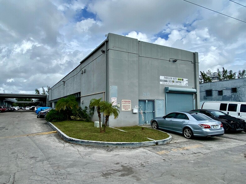 More Photos Of 2071 NW 141st St, Opa-locka Warehouse For Lease