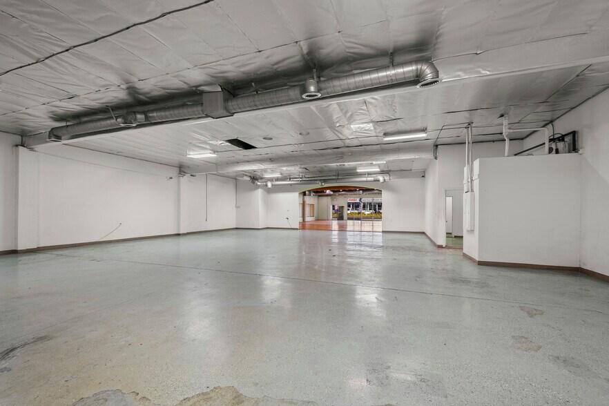 More Photos Of 7865 Balboa Ave, San Diego Freestanding For Lease