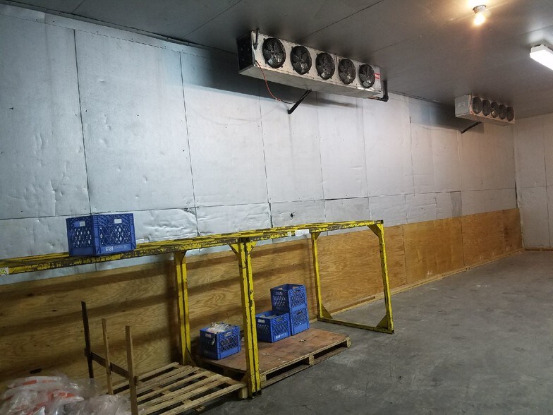 More Photos Of 7724 NW 73rd Ct, Miami Warehouse For Lease