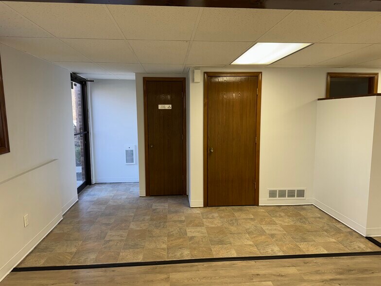 More Photos Of 7301 W Jefferson Blvd, Fort Wayne Office For Lease