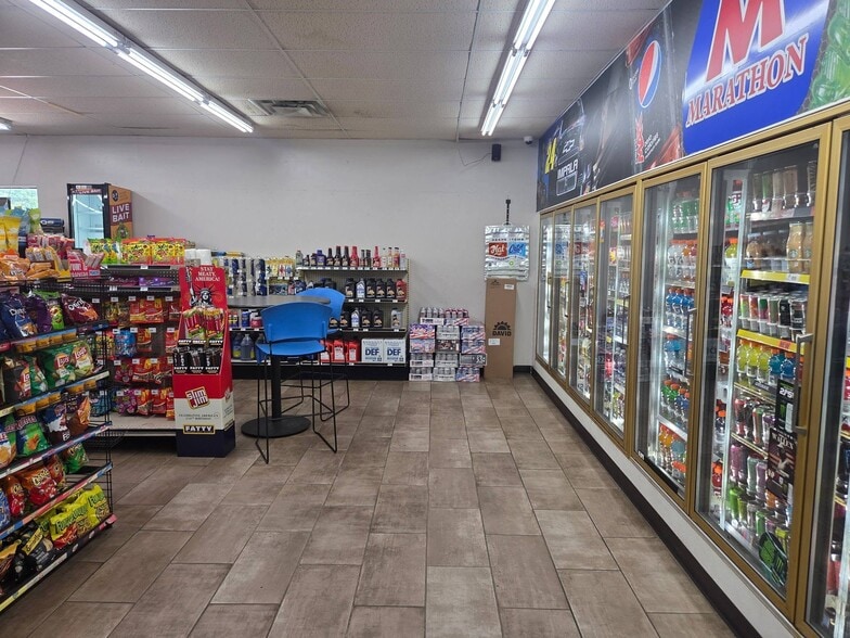 More Photos Of 19 Main Ave, Gaylord General Retail For Sale