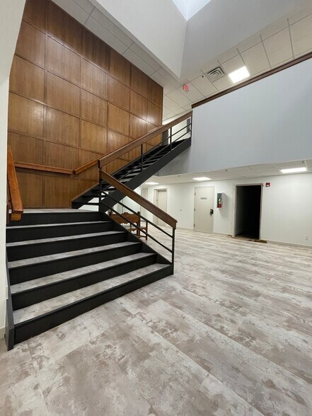 More Photos Of 3232 W Britton Rd, Oklahoma City Office For Lease