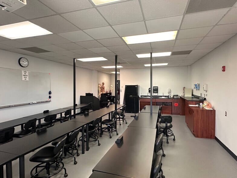 More Photos Of 8141 Hull Street Rd, Richmond Office For Sale