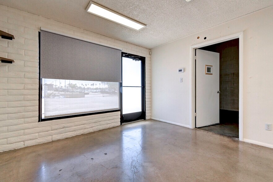 More Photos Of 2928 N 30th St, Phoenix Warehouse For Lease