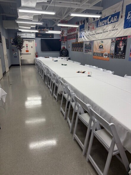 More Photos Of 5581 S 9th St, Kalamazoo Restaurant For Sale