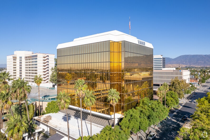 More Photos Of 290 N D St, San Bernardino Loft Creative Space For Lease