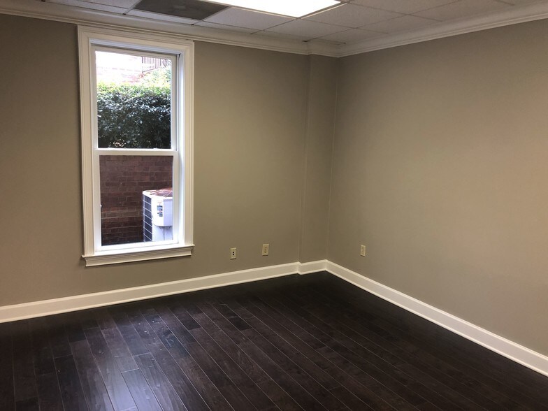 More Photos Of 1640 Powers Ferry Rd SE, Marietta Office For Lease