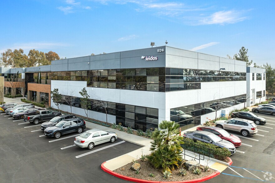 More Photos Of 924 Overland Ct, San Dimas Office For Lease