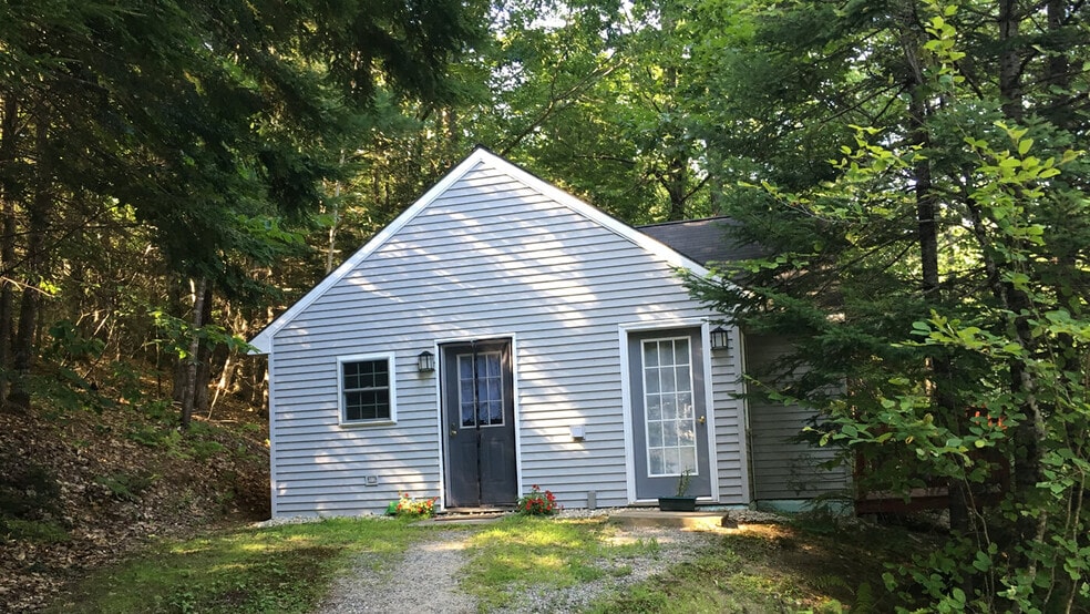 More Photos Of 279 Harrison Rd, Norway Hotel For Sale