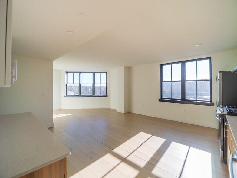 More Photos Of 100 Northampton St, Easton Apartments For Sale