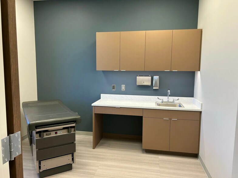 More Photos Of 8516 S Portland Ave, Oklahoma City Medical For Lease