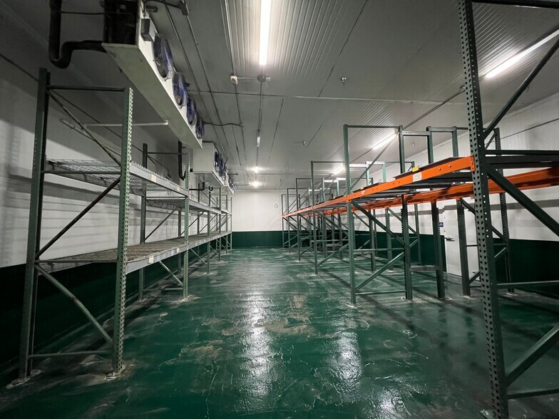 More Photos Of 1937-2035 E Vernon Ave, Vernon Refrigeration Cold Storage For Lease