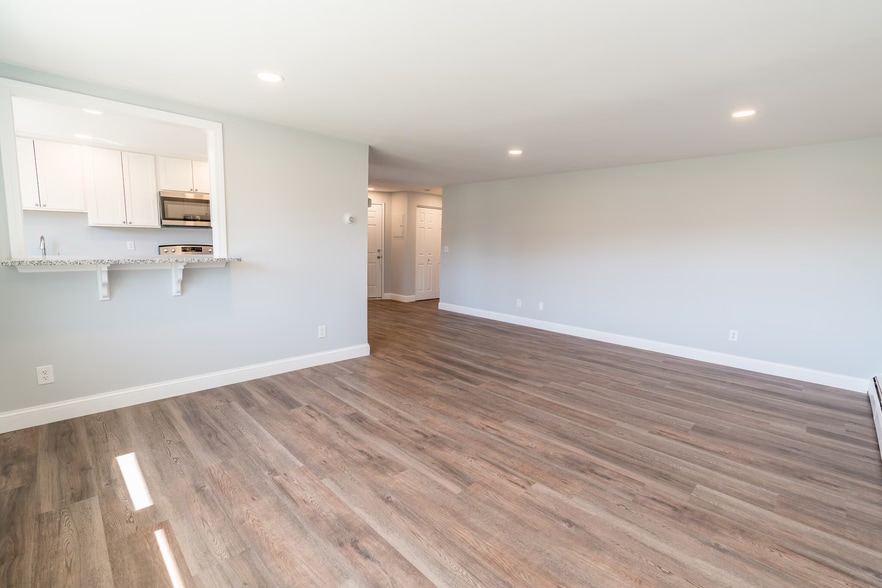 More Photos Of 695 Talcottville Rd, Vernon Apartments For Sale