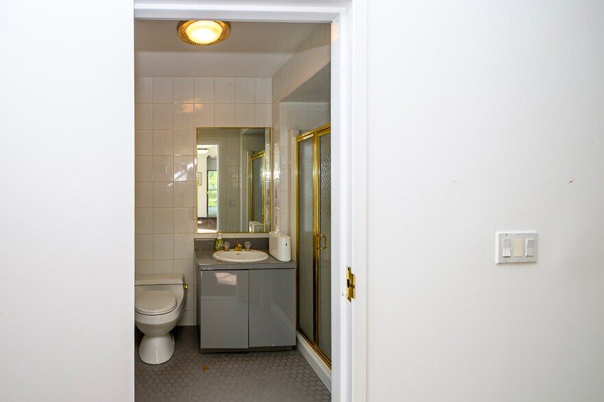 More Photos Of 213 Chestnut St, Nutley Office For Sale
