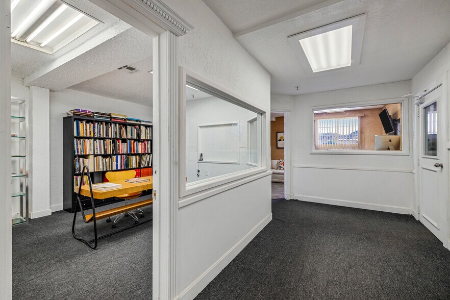 More Photos Of 4775-4779 E Ramon Rd, Palm Springs Warehouse For Sale