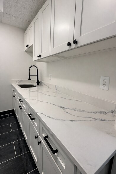 More Photos Of 9426 Stewartown Rd, Gaithersburg Loft Creative Space For Lease