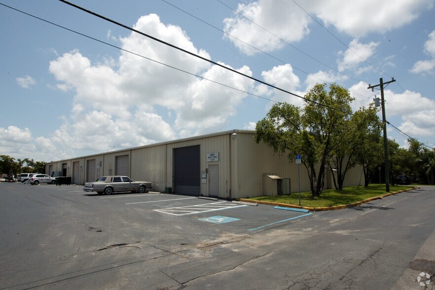 More Photos Of 1202-2 NE Pine Island Rd, Cape Coral Warehouse For Lease