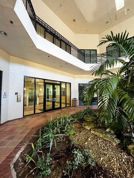 More Photos Of 12300 S Shore Blvd, Wellington Medical For Lease